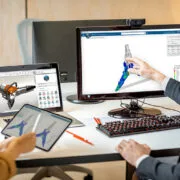 SimuliaWorks-man-and-woman-simulation-on-screen